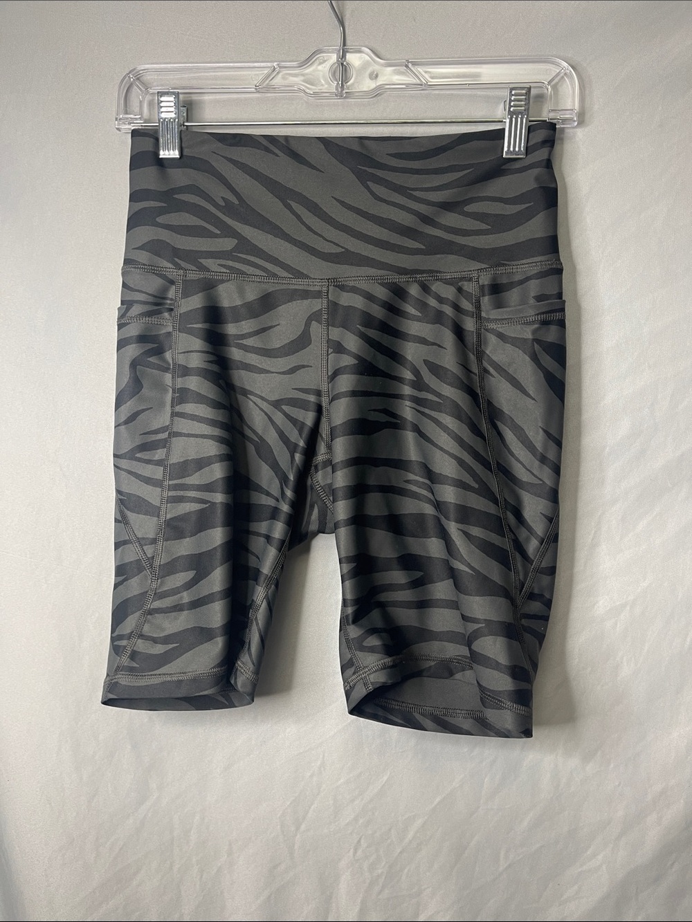 Old Navy Active High-Rise Gray Zebra Print Bike Shorts - Women